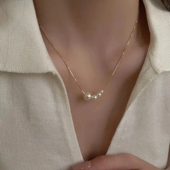 Real fresh water pearl necklace - Picture 1 of 3